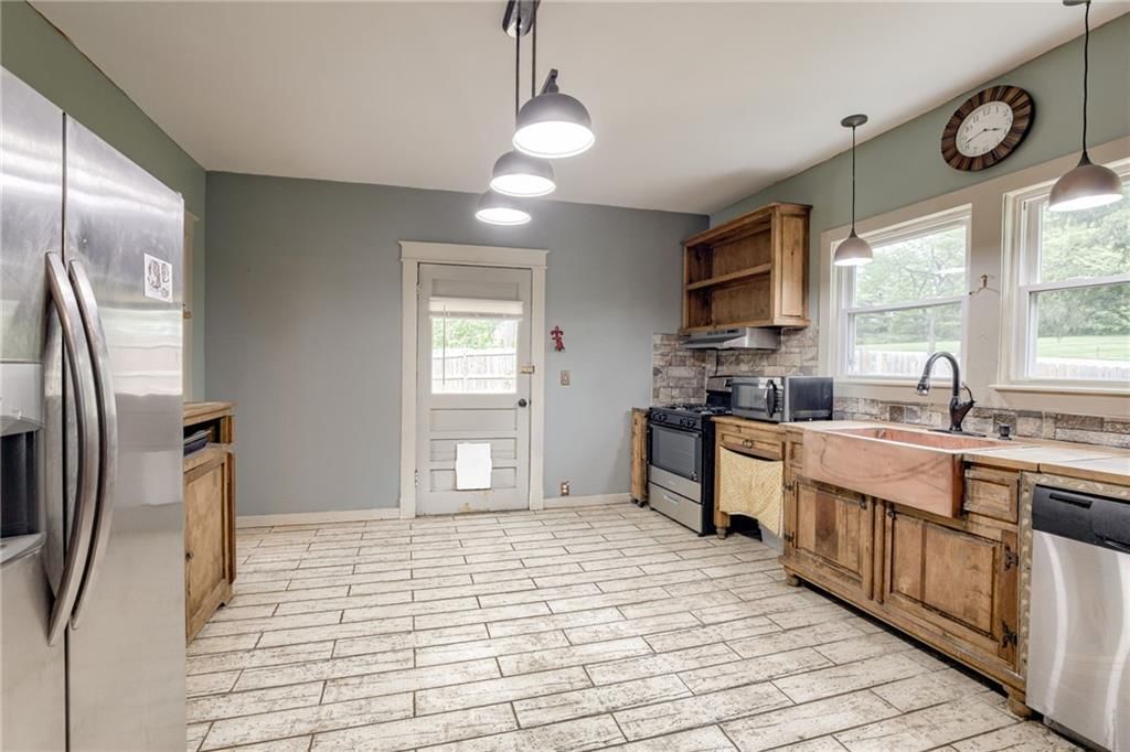 90 N Ridge Avenue — photo 11