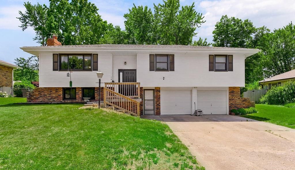 7413 E 127th Street, Grandview, MO