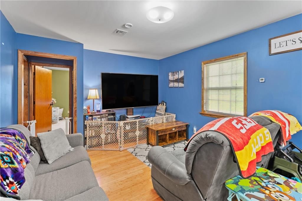 301 S Hickory Street — photo 6