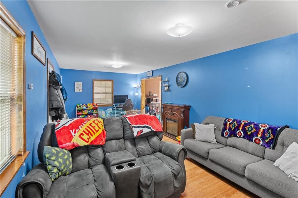 301 S Hickory Street — photo 7