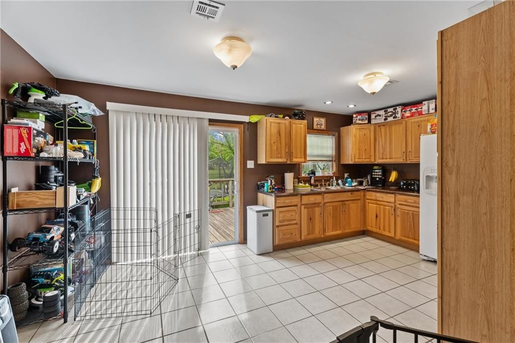 301 S Hickory Street — photo 8