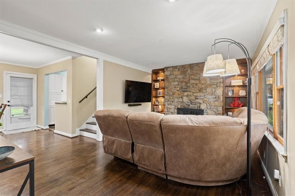 5005 W 72nd Street — photo 2