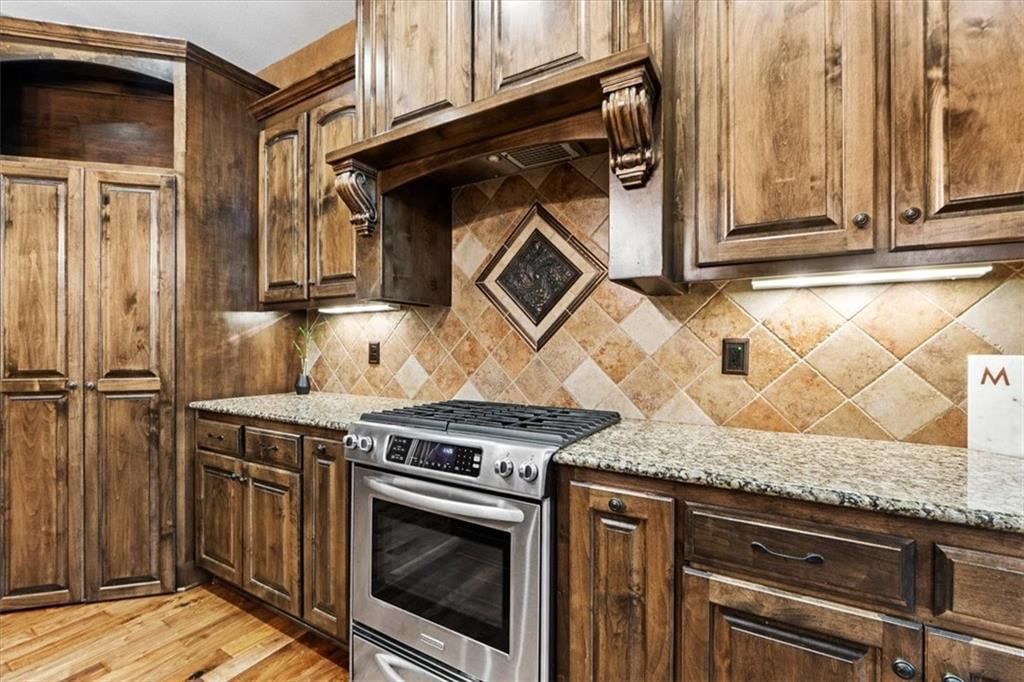 16249 Stearns Street — photo 8