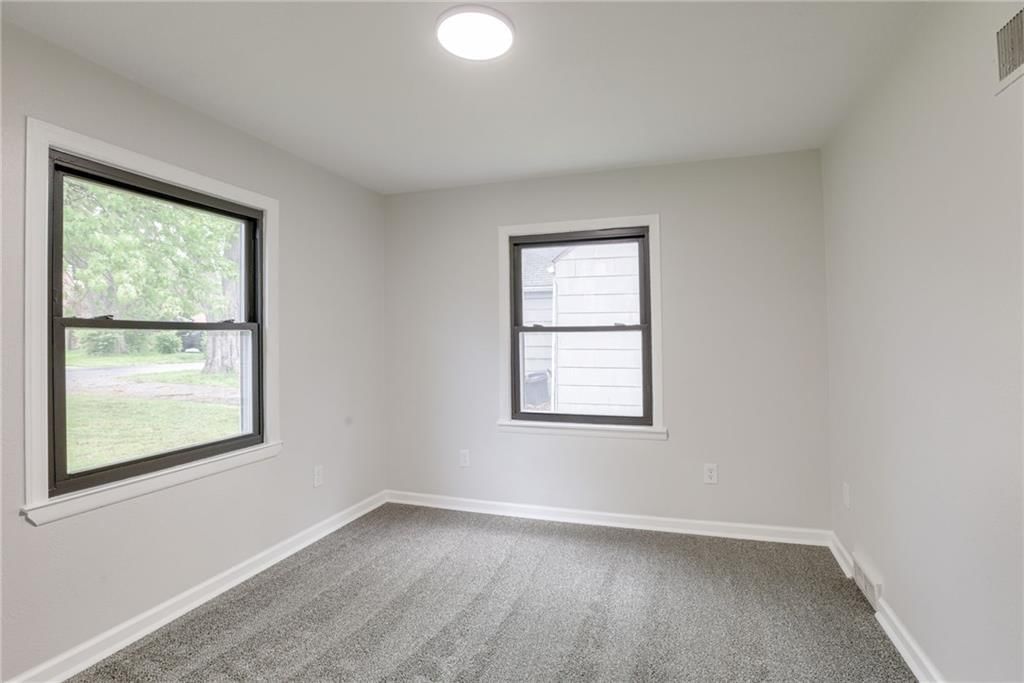 1922 S Cedar Street — photo 21