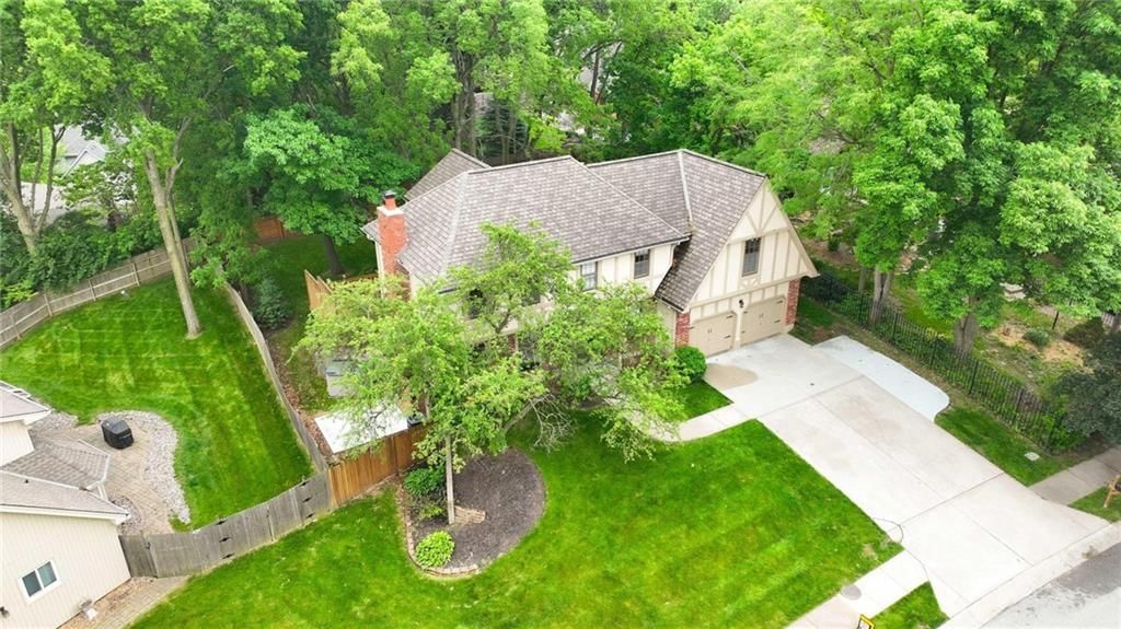 4413 NW Claymont Woods Drive — photo 42