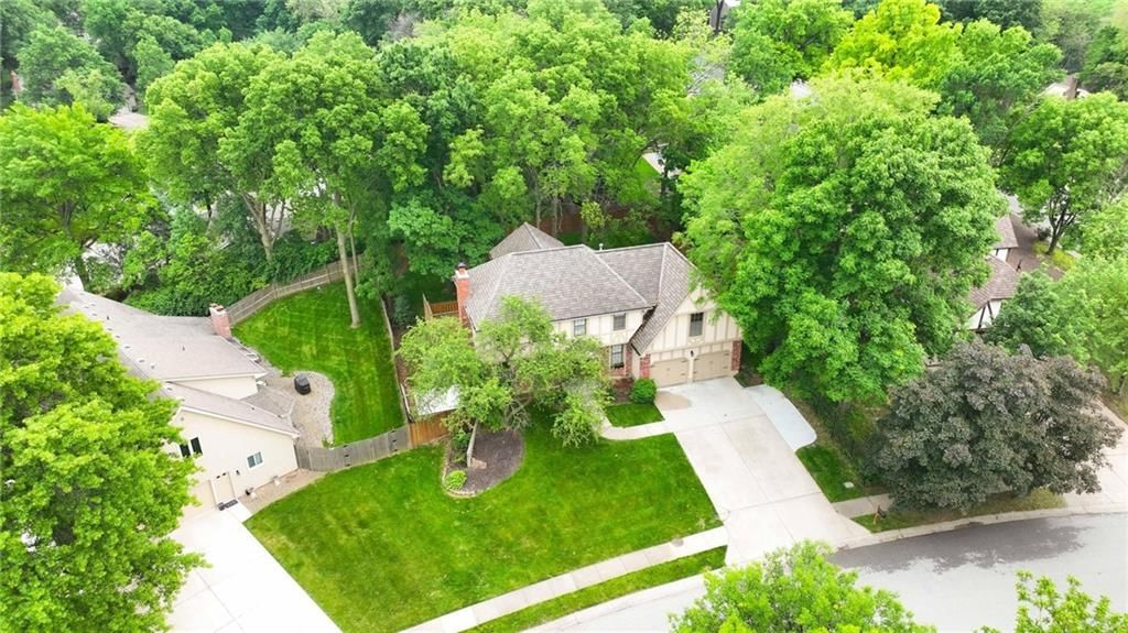 4413 NW Claymont Woods Drive — photo 44