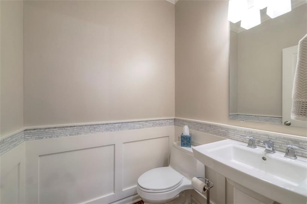 16141 Linden Street — photo 33