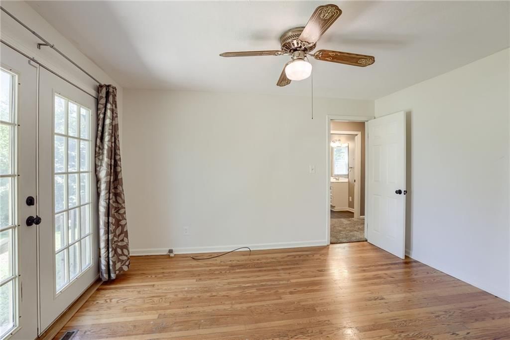 2413 Queen Ridge Drive — photo 12