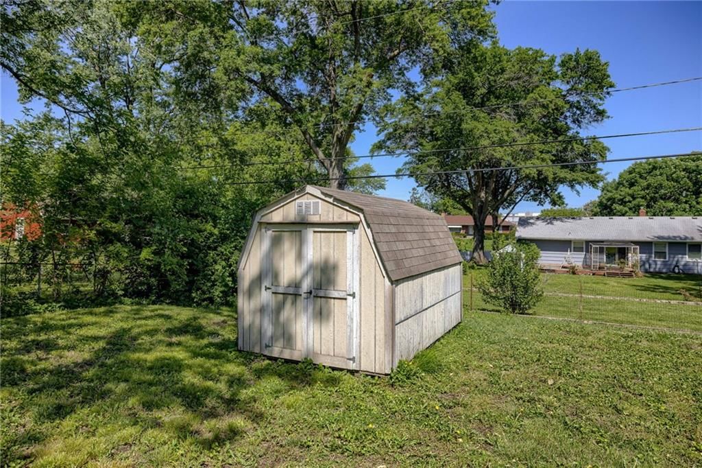 2413 Queen Ridge Drive — photo 24