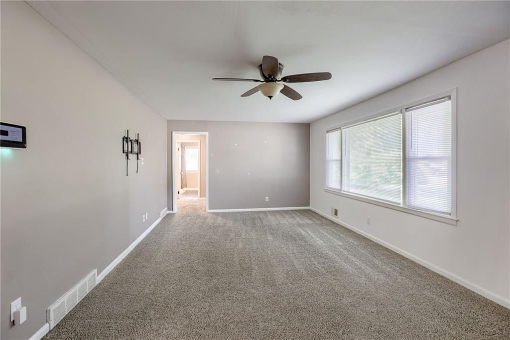 2413 Queen Ridge Drive — photo 4
