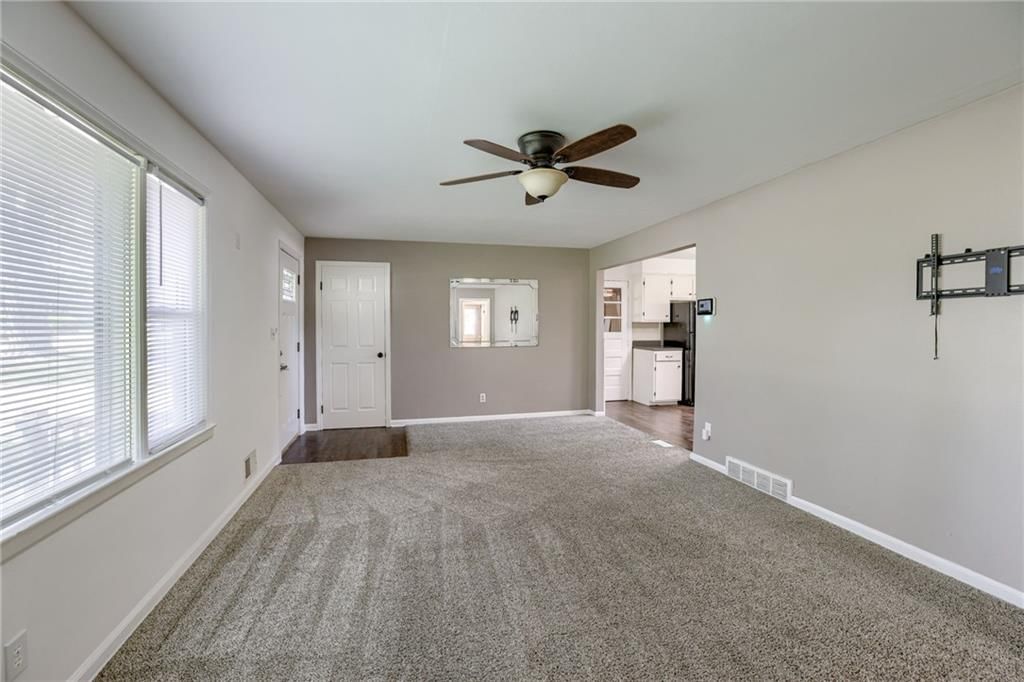 2413 Queen Ridge Drive — photo 5