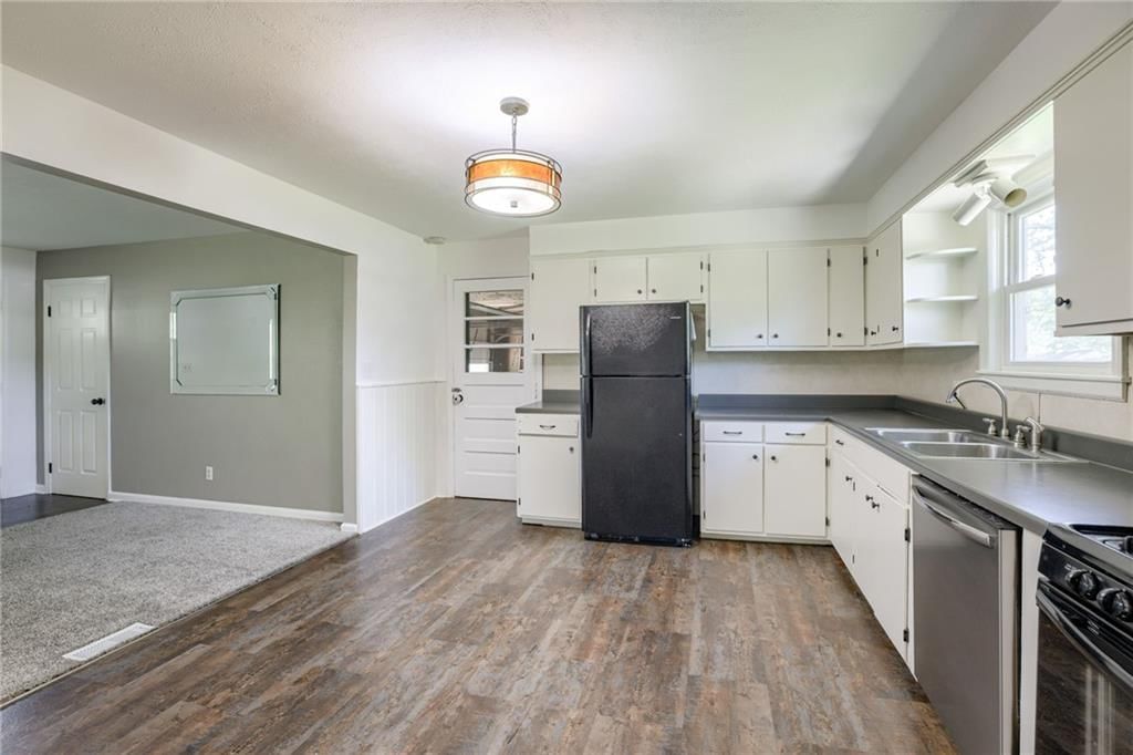 2413 Queen Ridge Drive — photo 6