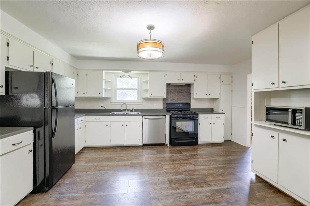 2413 Queen Ridge Drive — photo 9