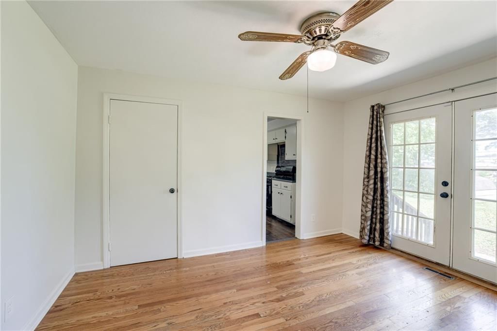 2413 Queen Ridge Drive — photo 10