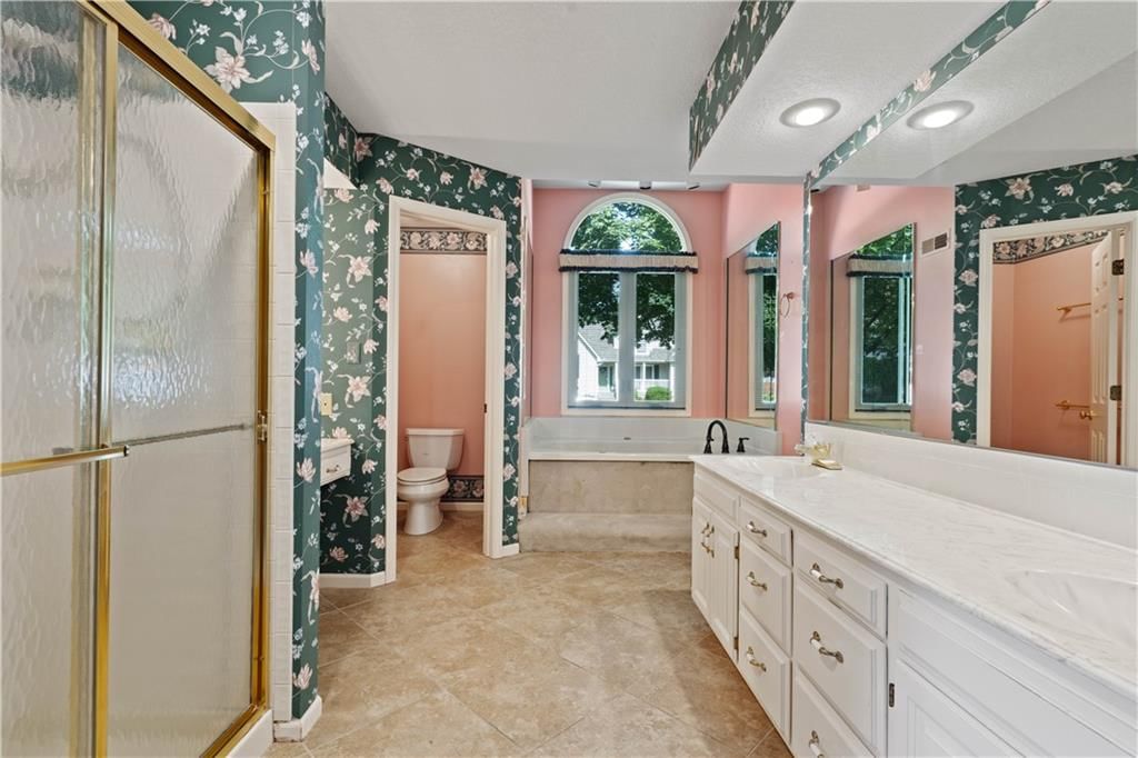 2020 NE Waterfield Drive — photo 16