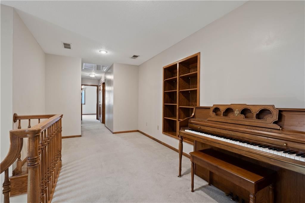 2020 NE Waterfield Drive — photo 19