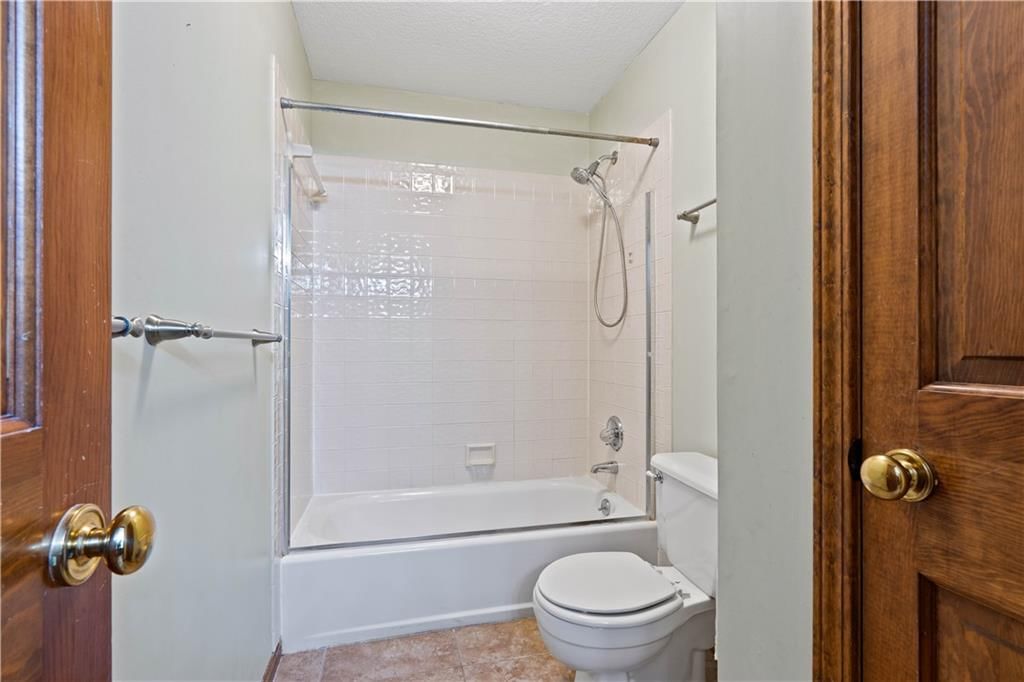 2020 NE Waterfield Drive — photo 23