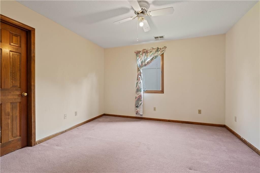 2020 NE Waterfield Drive — photo 24