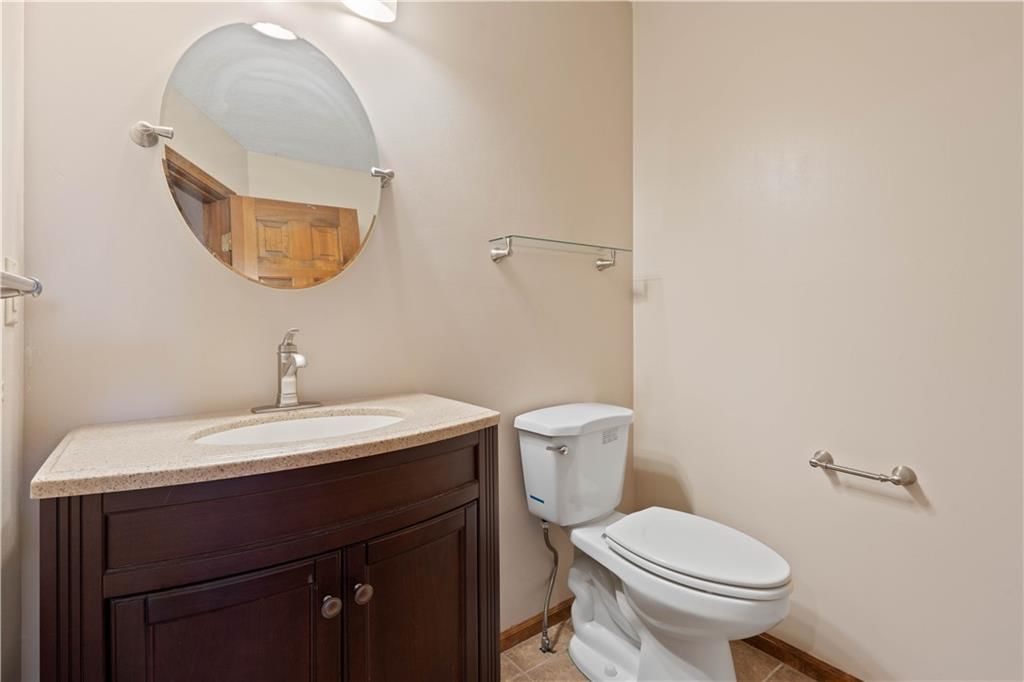 2020 NE Waterfield Drive — photo 9