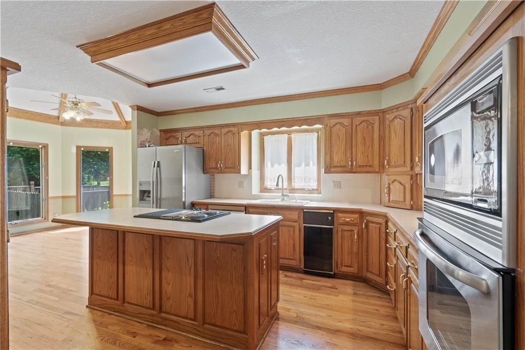 2020 NE Waterfield Drive — photo 10