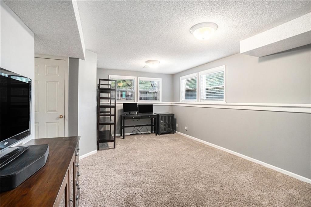 18125 W 159th Terrace — photo 24