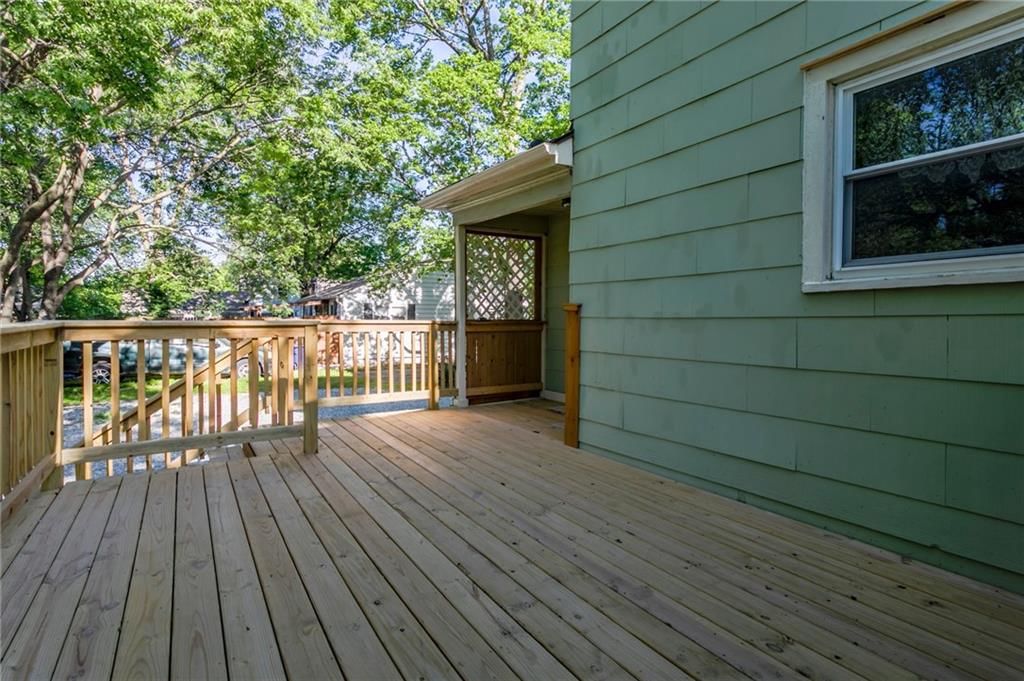 517 E Poplar Street — photo 8