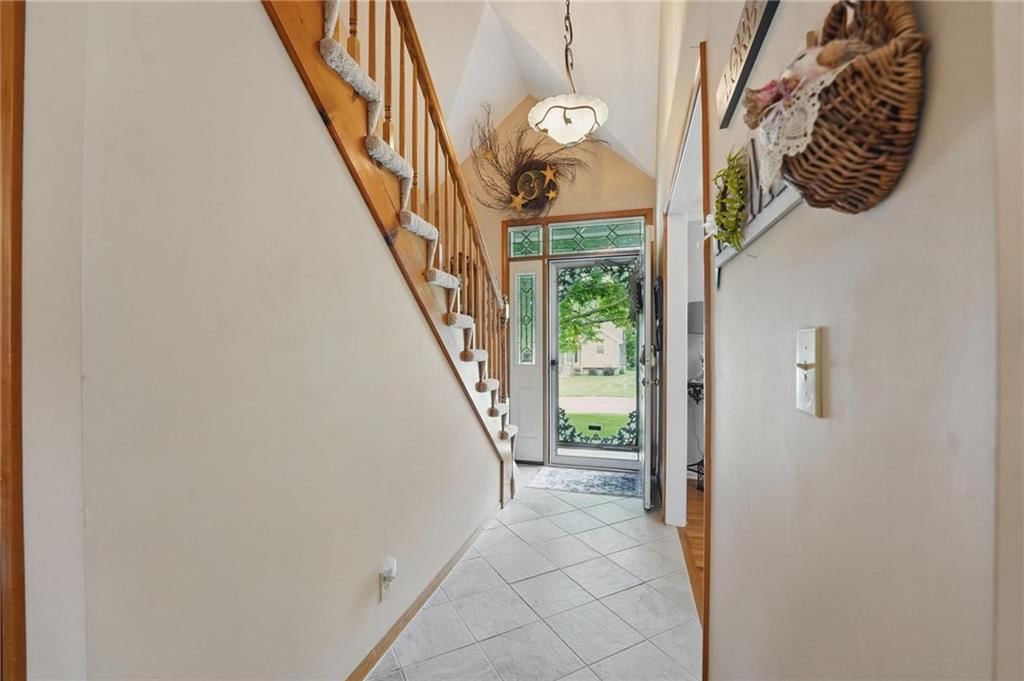 928 E Oakview Street — photo 3