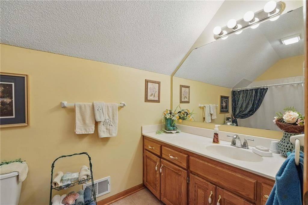 928 E Oakview Street — photo 23