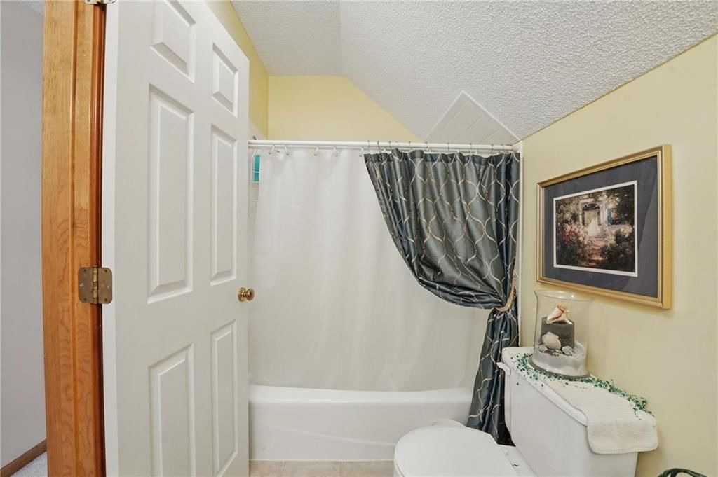 928 E Oakview Street — photo 24