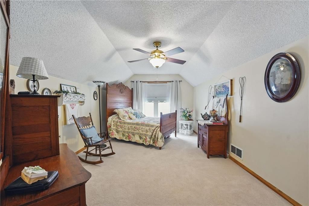 928 E Oakview Street — photo 25