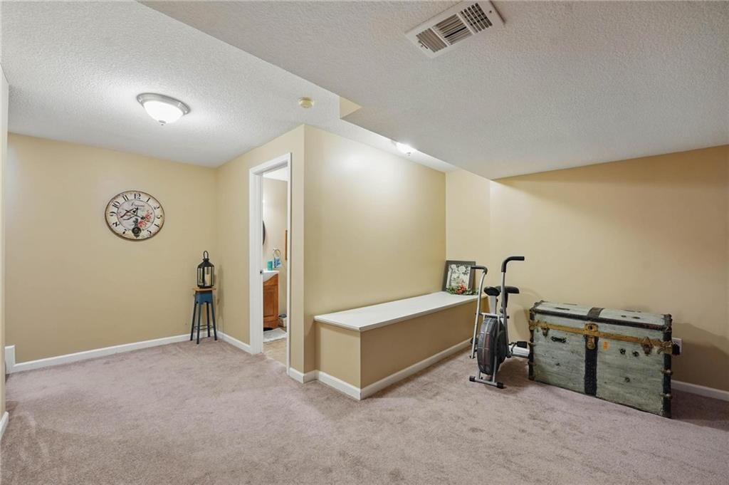 928 E Oakview Street — photo 31