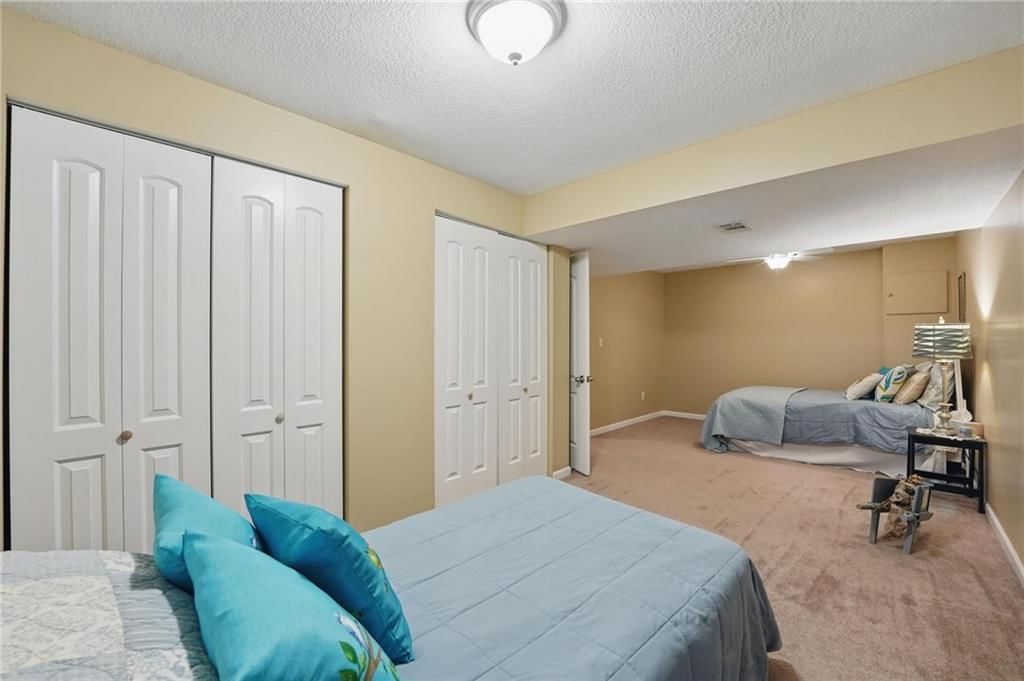 928 E Oakview Street — photo 33