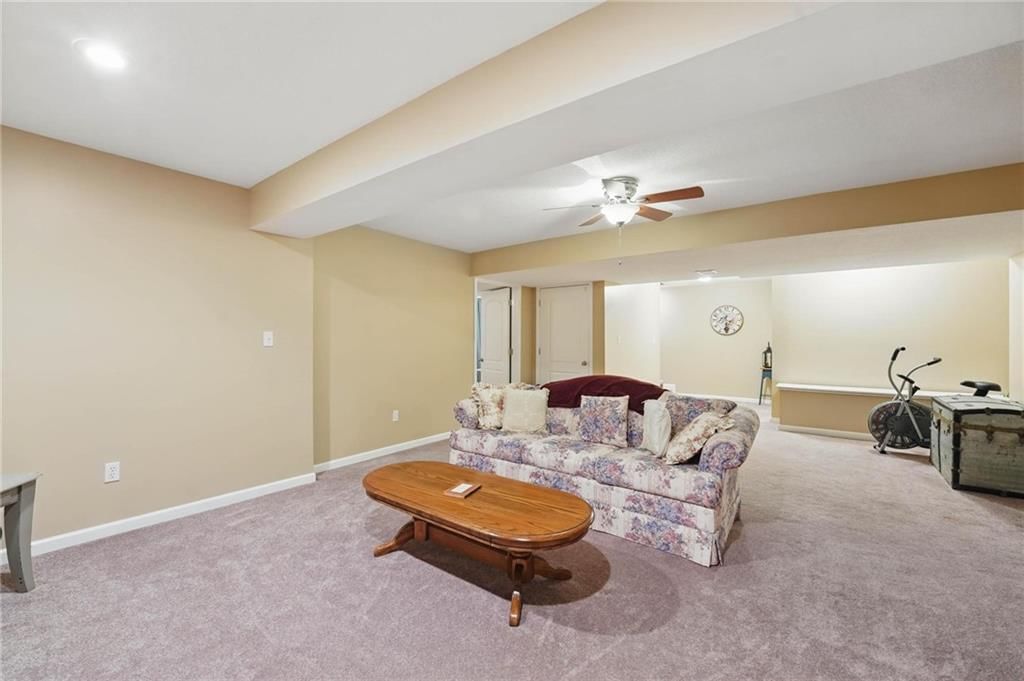 928 E Oakview Street — photo 34
