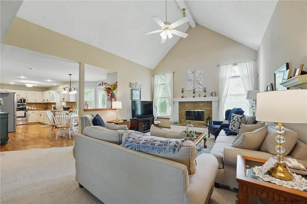 928 E Oakview Street — photo 6