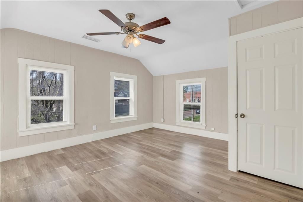 313 E 2nd Street — photo 17