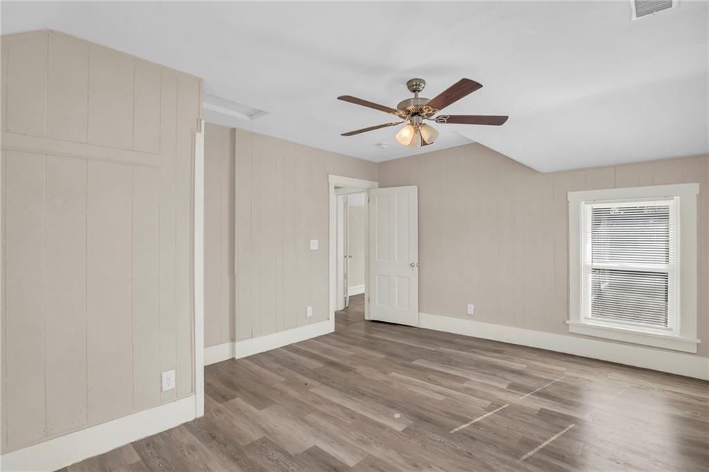 313 E 2nd Street — photo 18