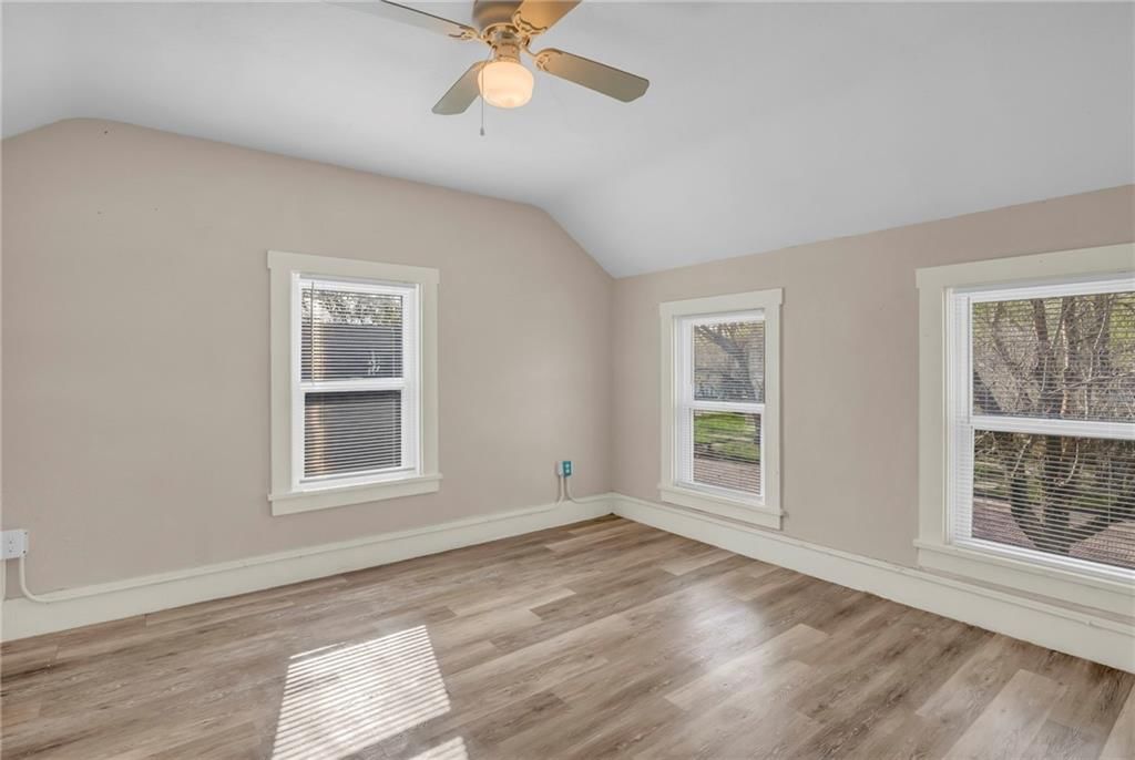 313 E 2nd Street — photo 20