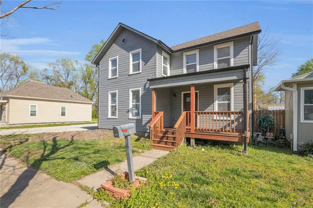 313 E 2nd Street — photo 3