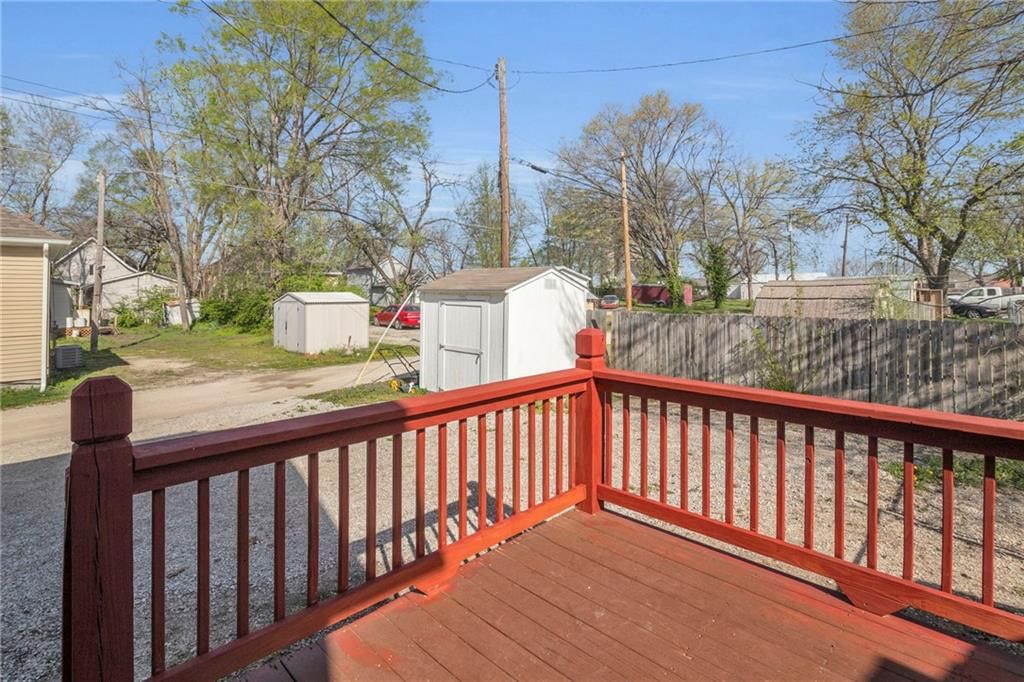 313 E 2nd Street — photo 26