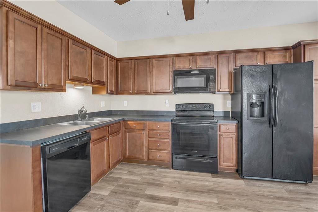 313 E 2nd Street — photo 6