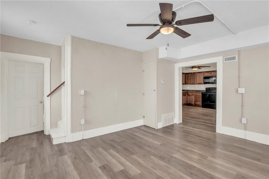 313 E 2nd Street — photo 9