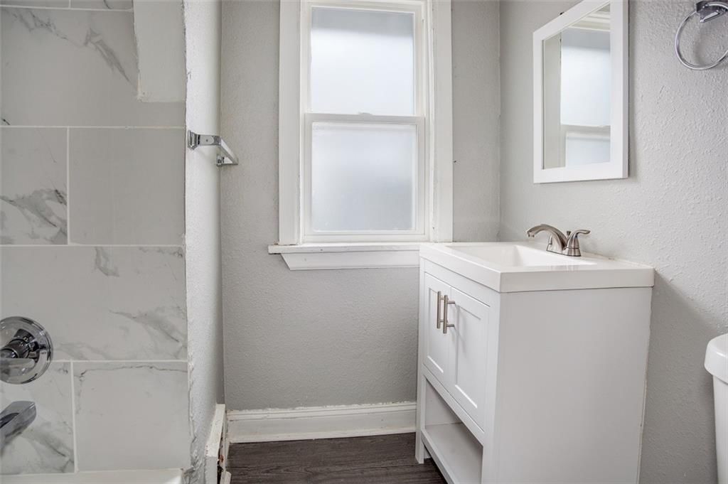 2206 E 67 Terrace — photo 11