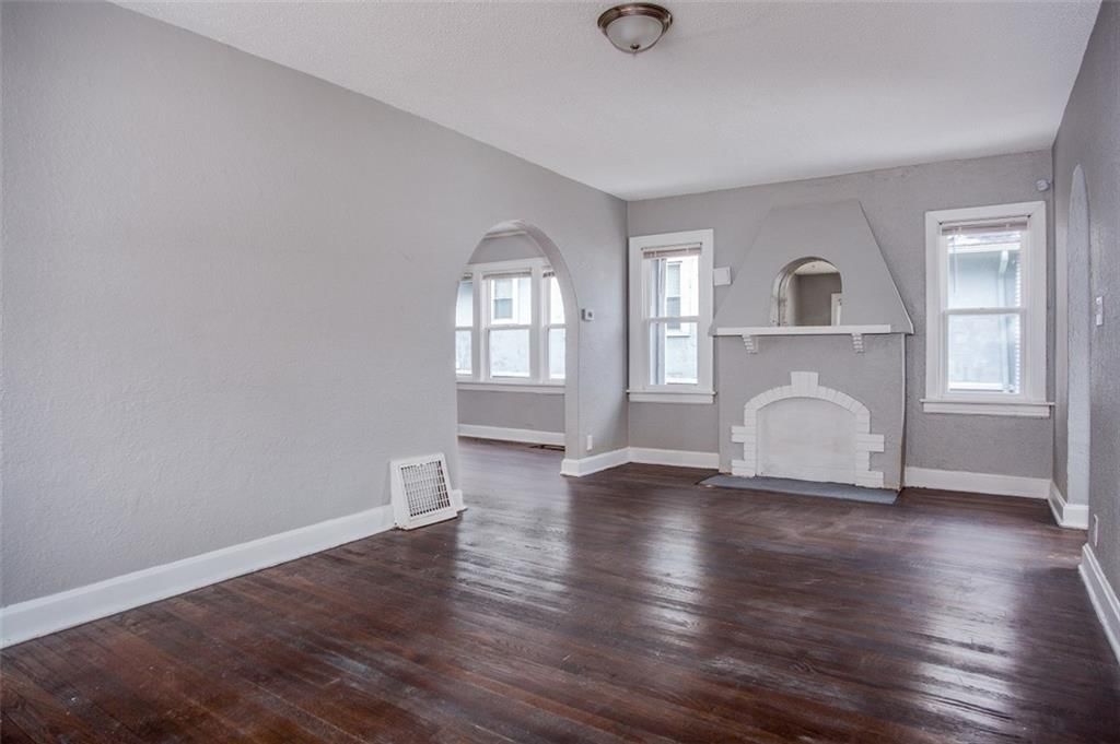 2206 E 67 Terrace — photo 3