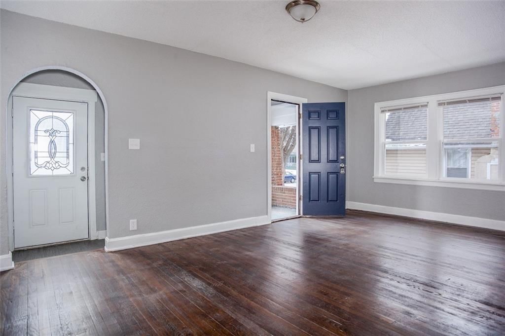 2206 E 67 Terrace — photo 4