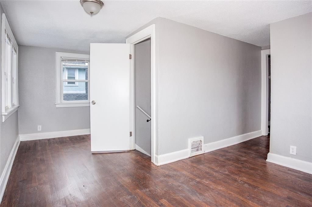 2206 E 67 Terrace — photo 7
