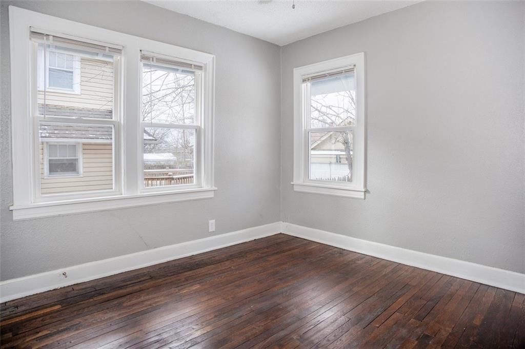 2206 E 67 Terrace — photo 9