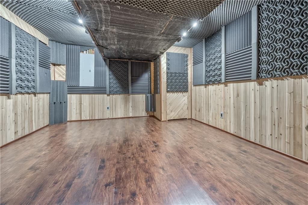 12201 Ewing Street — photo 24