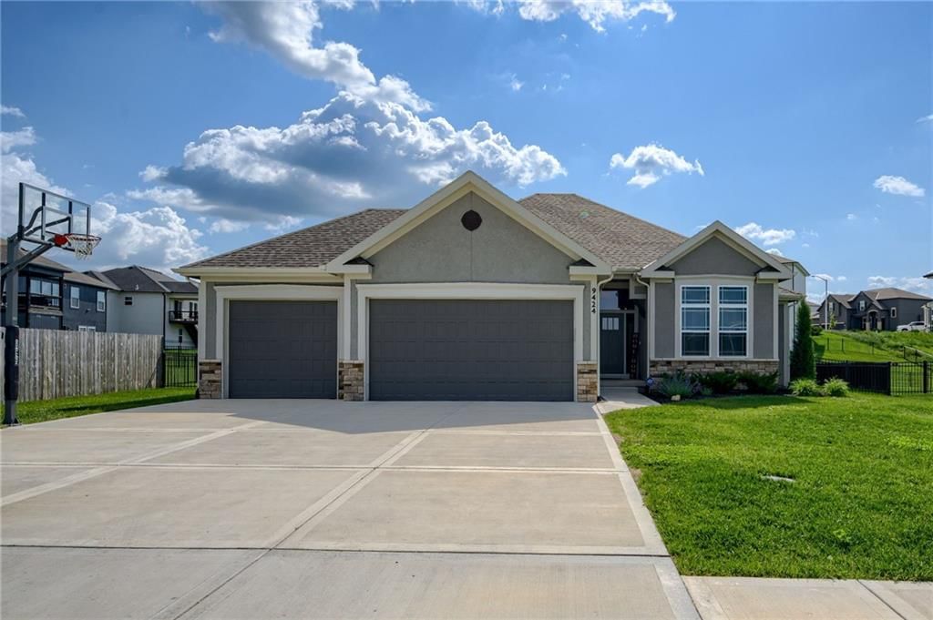 9424 N Belleview Avenue, Kansas City, MO