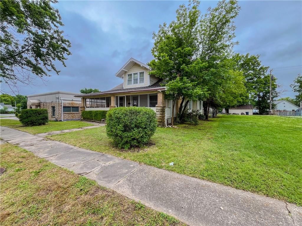 809 W Myrtle Street — photo 41