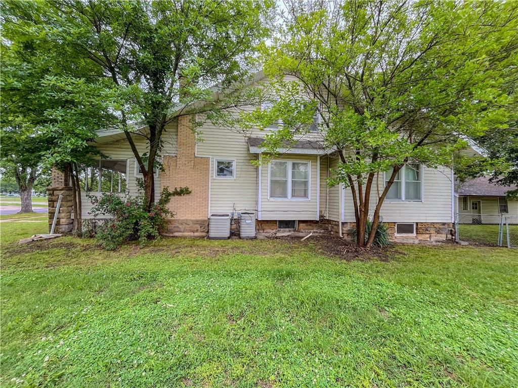 809 W Myrtle Street — photo 43